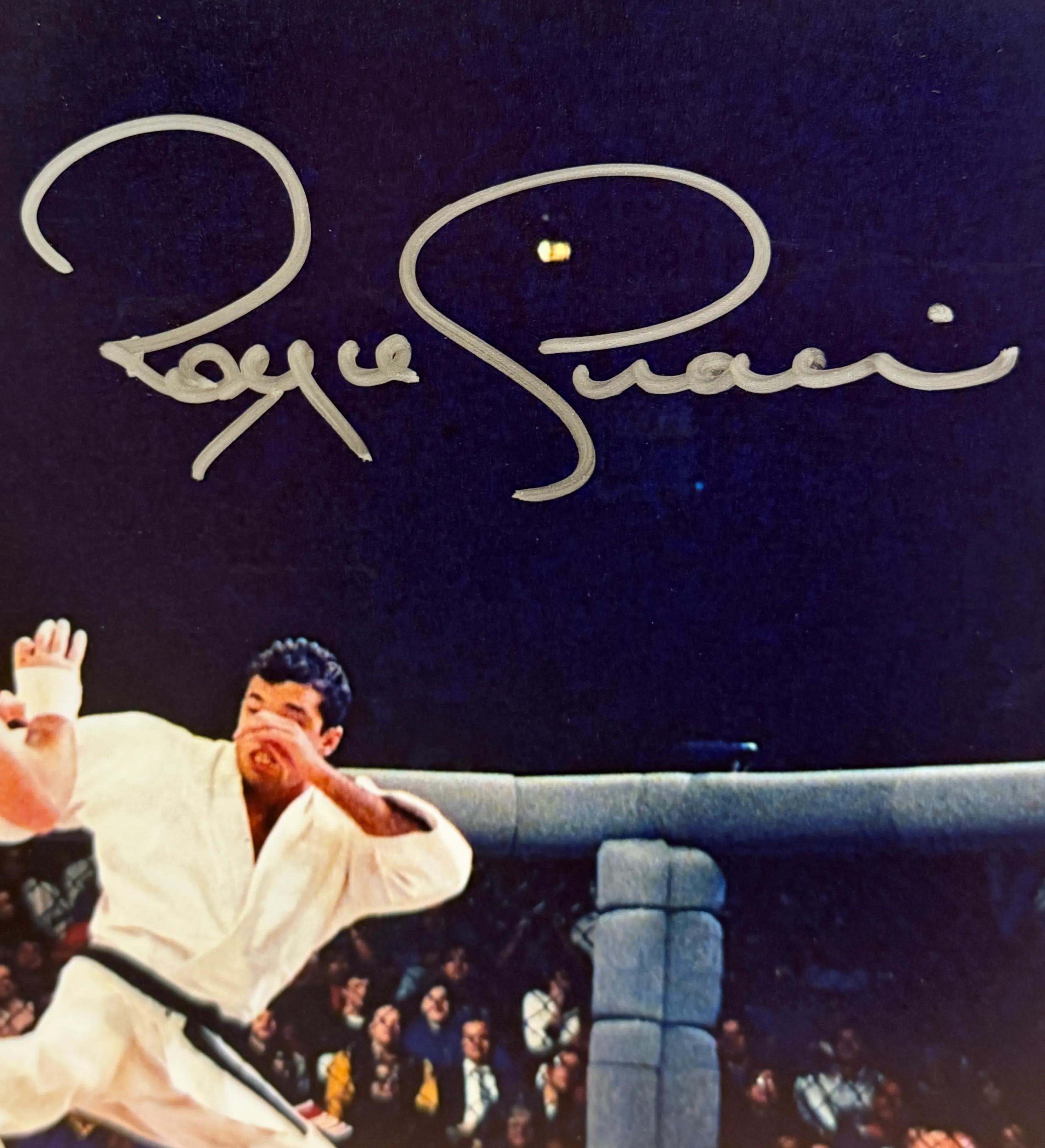 Foto Emoldurada 27,9 x 35,6 cm - Royce Gracie - Autografada pelo Ídolo - Certificação Internacional Beckett — imagem 2 de 3