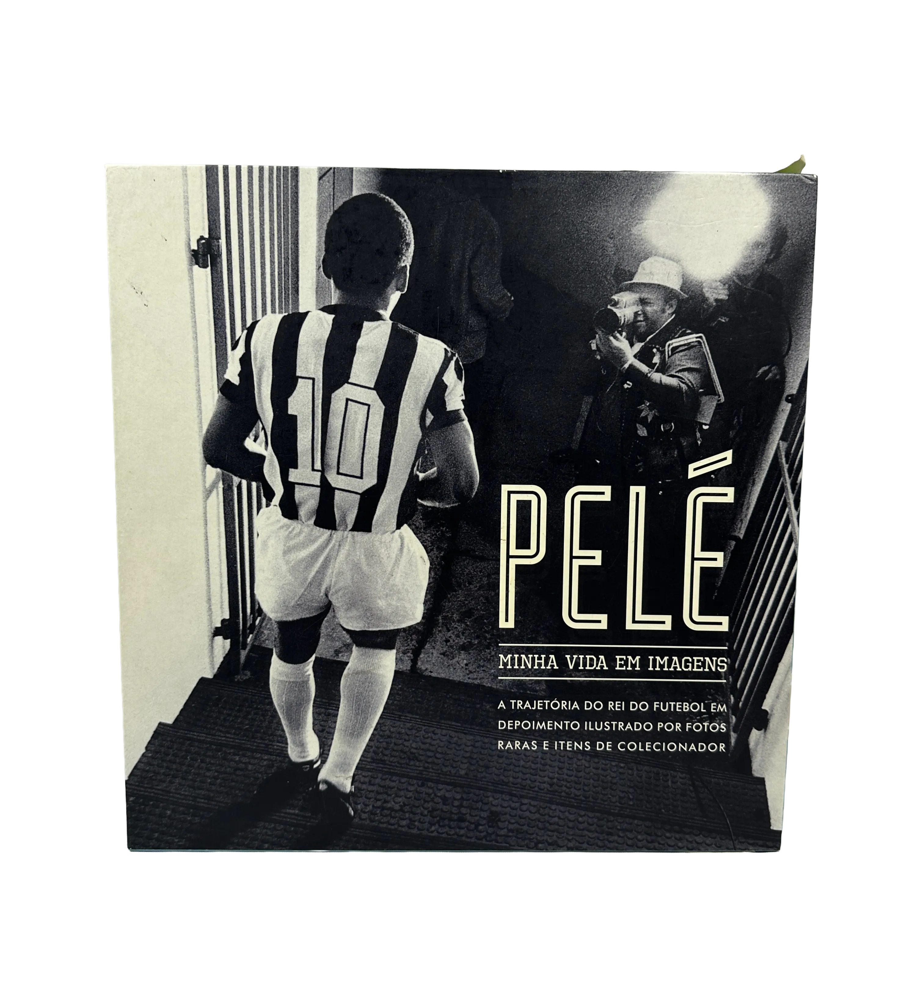 Autographed Book: Pelé - My Life in Pictures (2009) Illustrated Autobiography — imagem 2 de 5