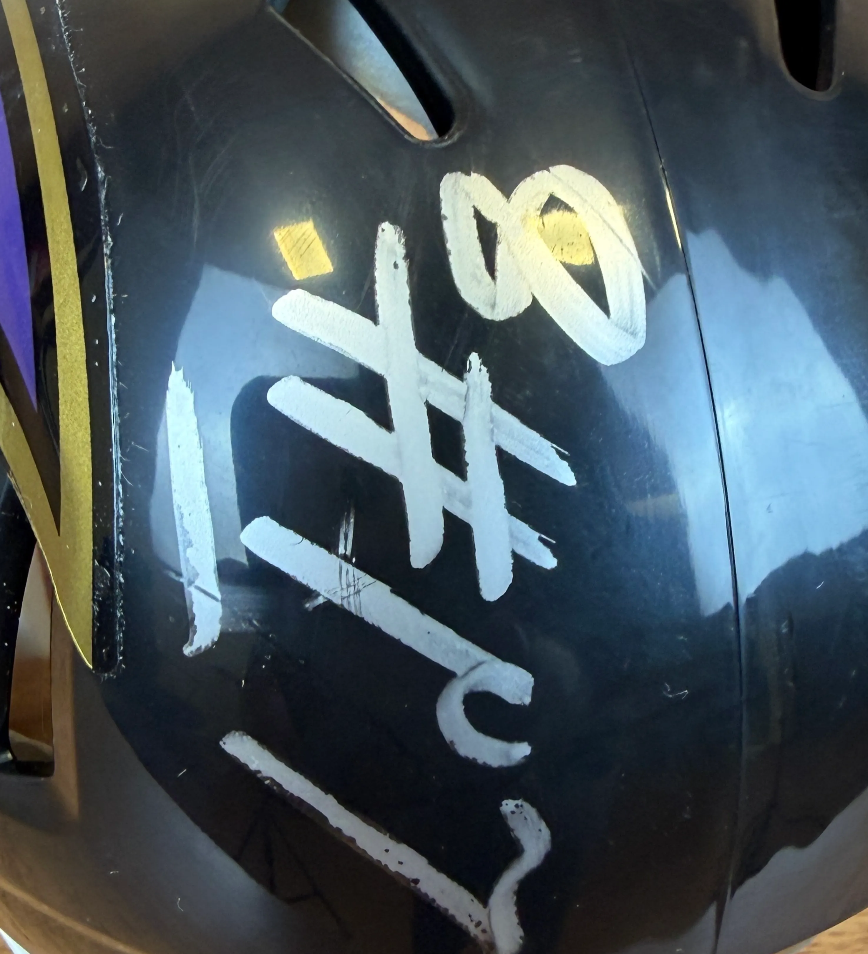 Mini Capacete Baltimore Ravens Lamar Jackson Temporada 2024 2025 Autografada pelo Quarterback  — imagem 4 de 4