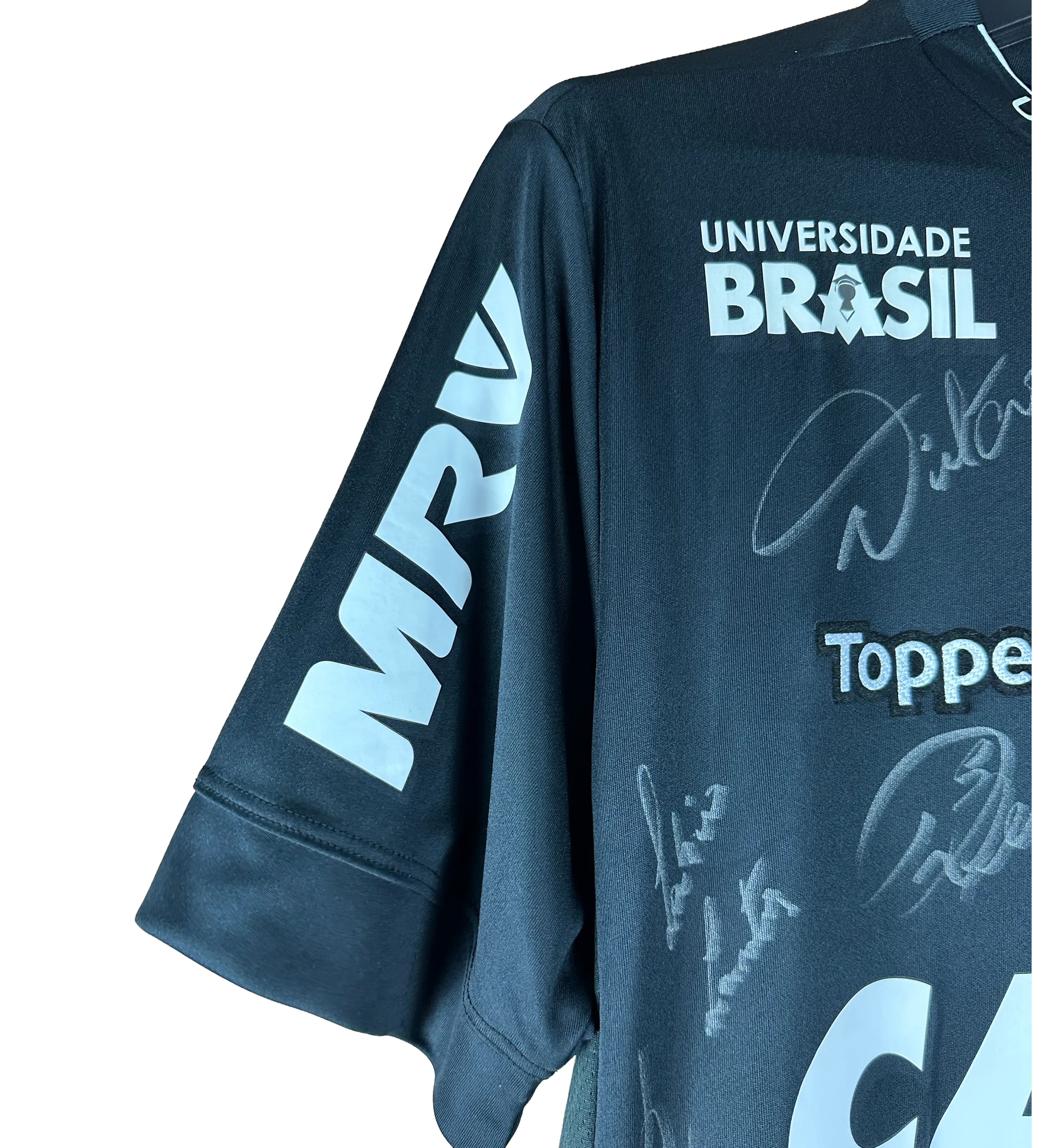 Atlético-MG Jersey – Leandrinho – 2018 Copa do Brasil – Tribute to Bebeto de Freitas – Match-Prepared and Squad-Signed — imagem 3 de 5