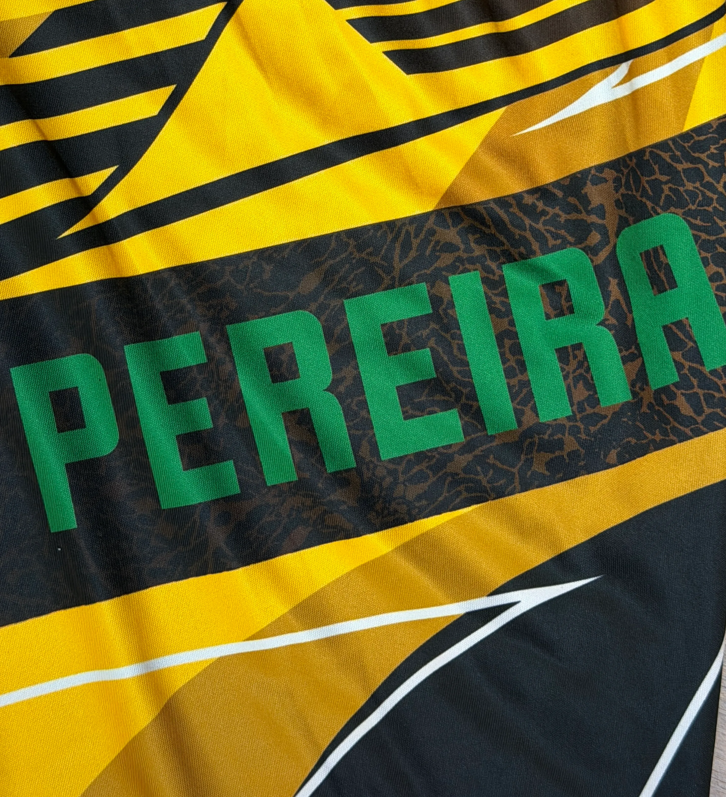 Bermuda UFC Autografada Pelo Alex "Poatan" Pereira — imagem 6 de 8