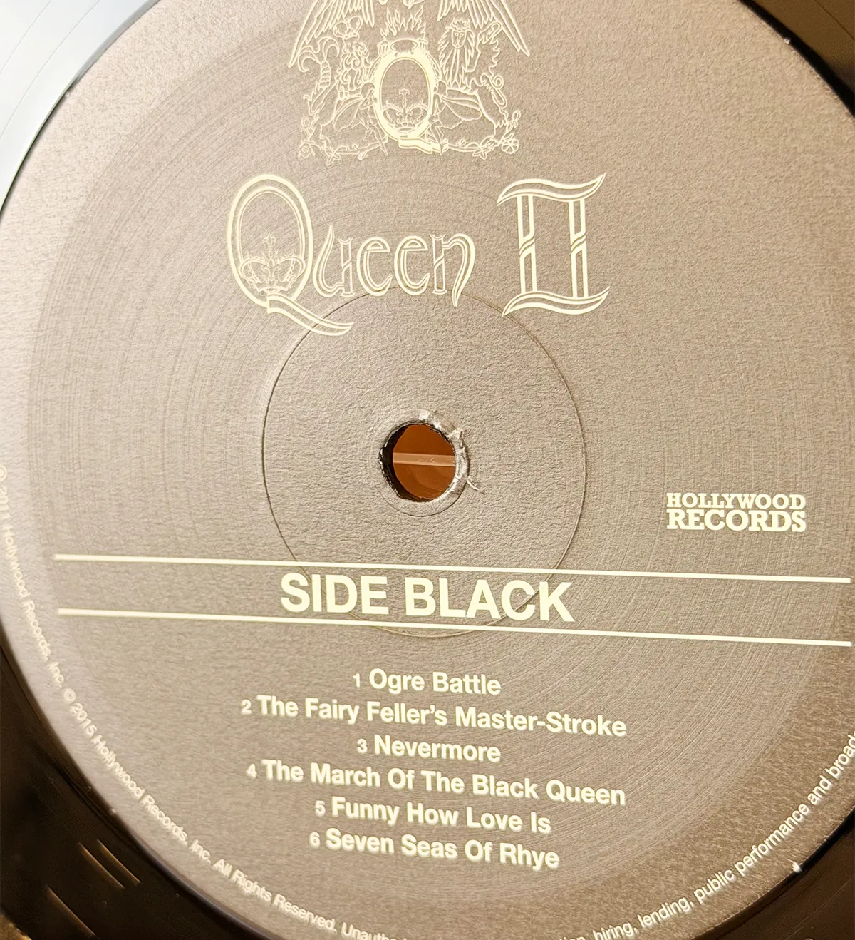 LP Vinil Importado - Queen II - 2011/2015 - Autografado pelo Guitarrista Brian May — imagem 4 de 4