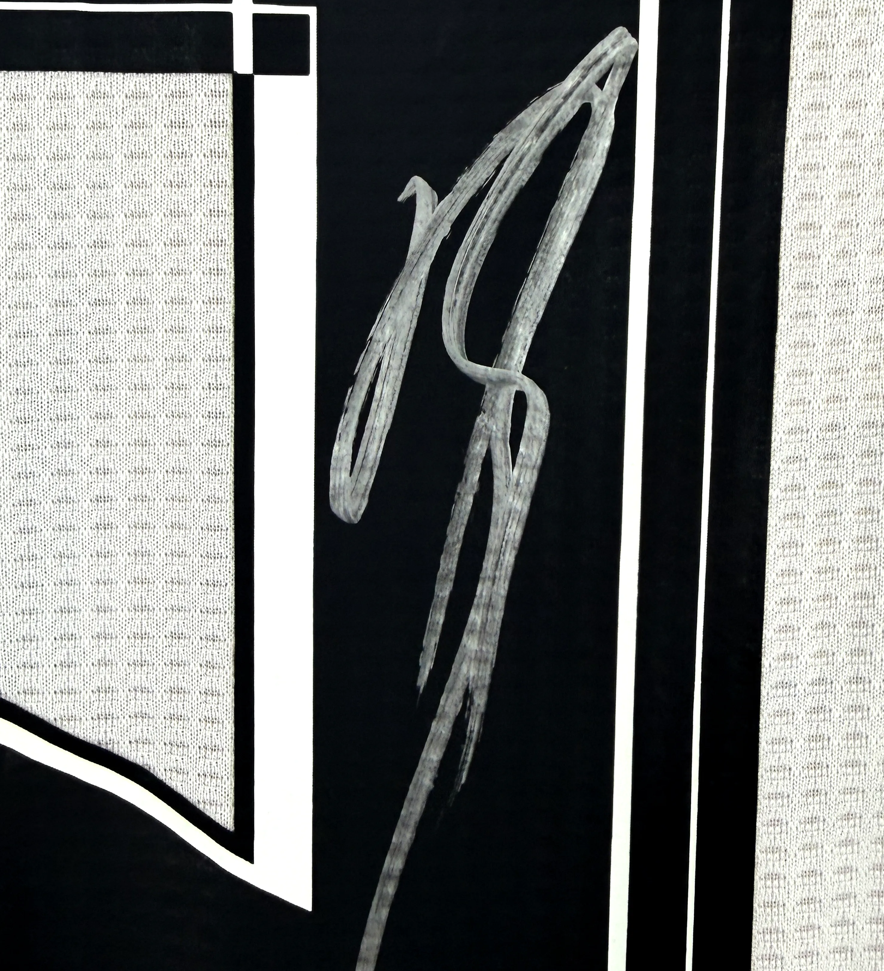 Camisa Autografada Real Madrid Retro Benzema Temporada 2017 — imagem 3 de 3