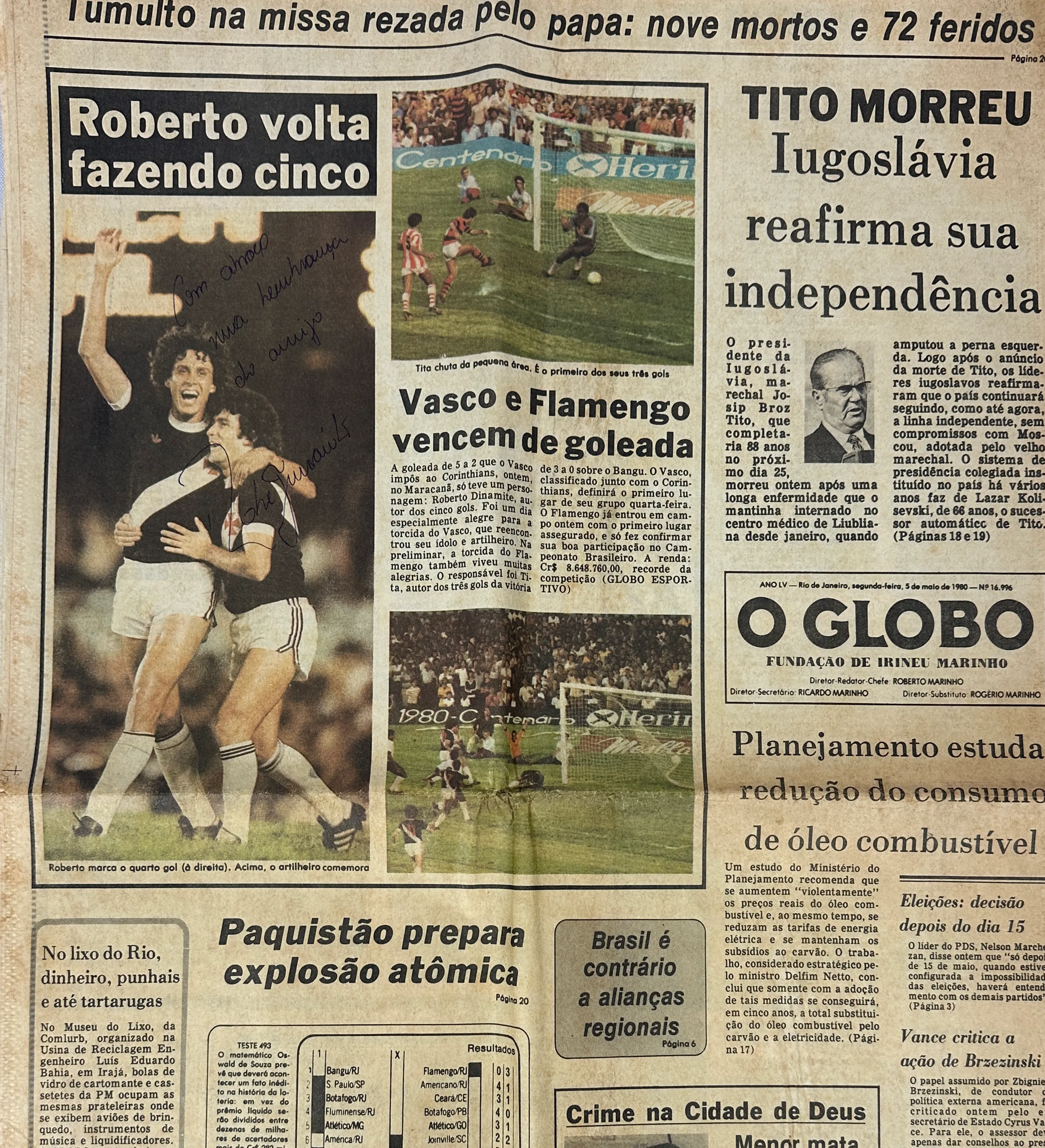 Periódico - O Globo - 05/05/1980 - "Roberto Vuelve Haciendo Cinco" - Vasco 5 x 2 Corinthians - 5 Goles de Dinamite - Firmado por el Ídolo — imagem 2 de 3