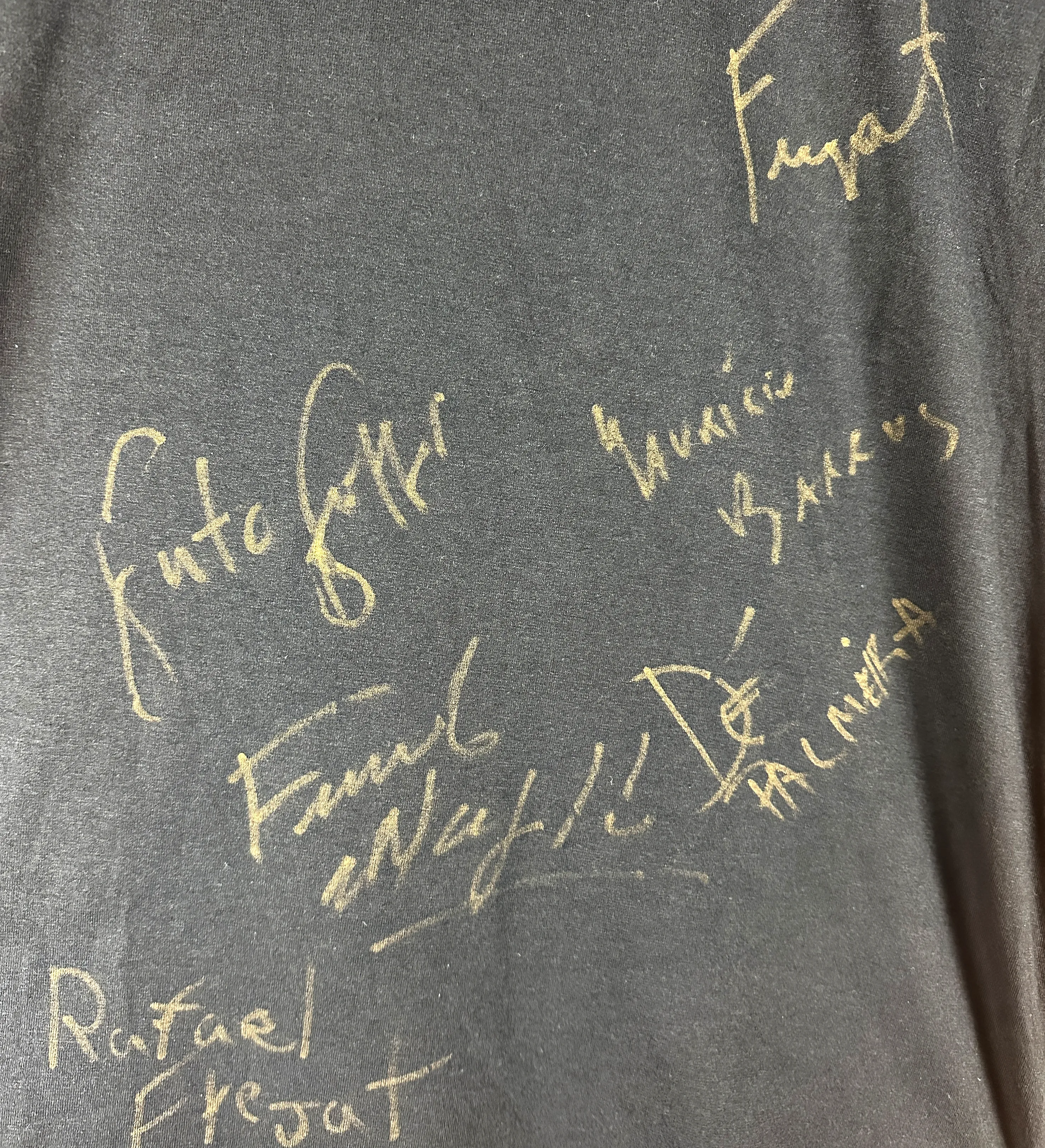 Barão Vermelho autographed shirt + drumsticks — imagem 3 de 10