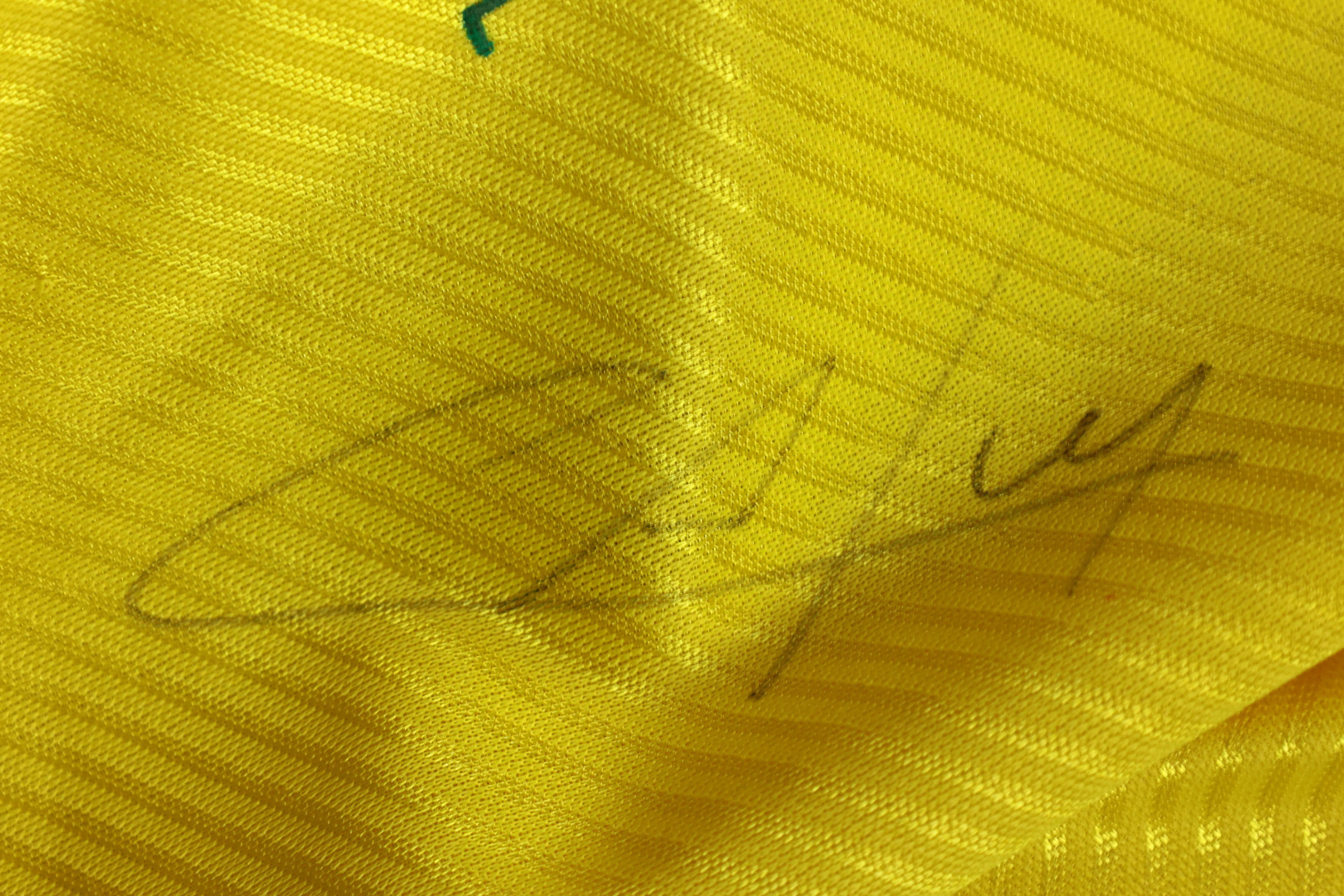 1994 Brazil National Team Romário Jersey Signed by the Squad — imagem 10 de 16