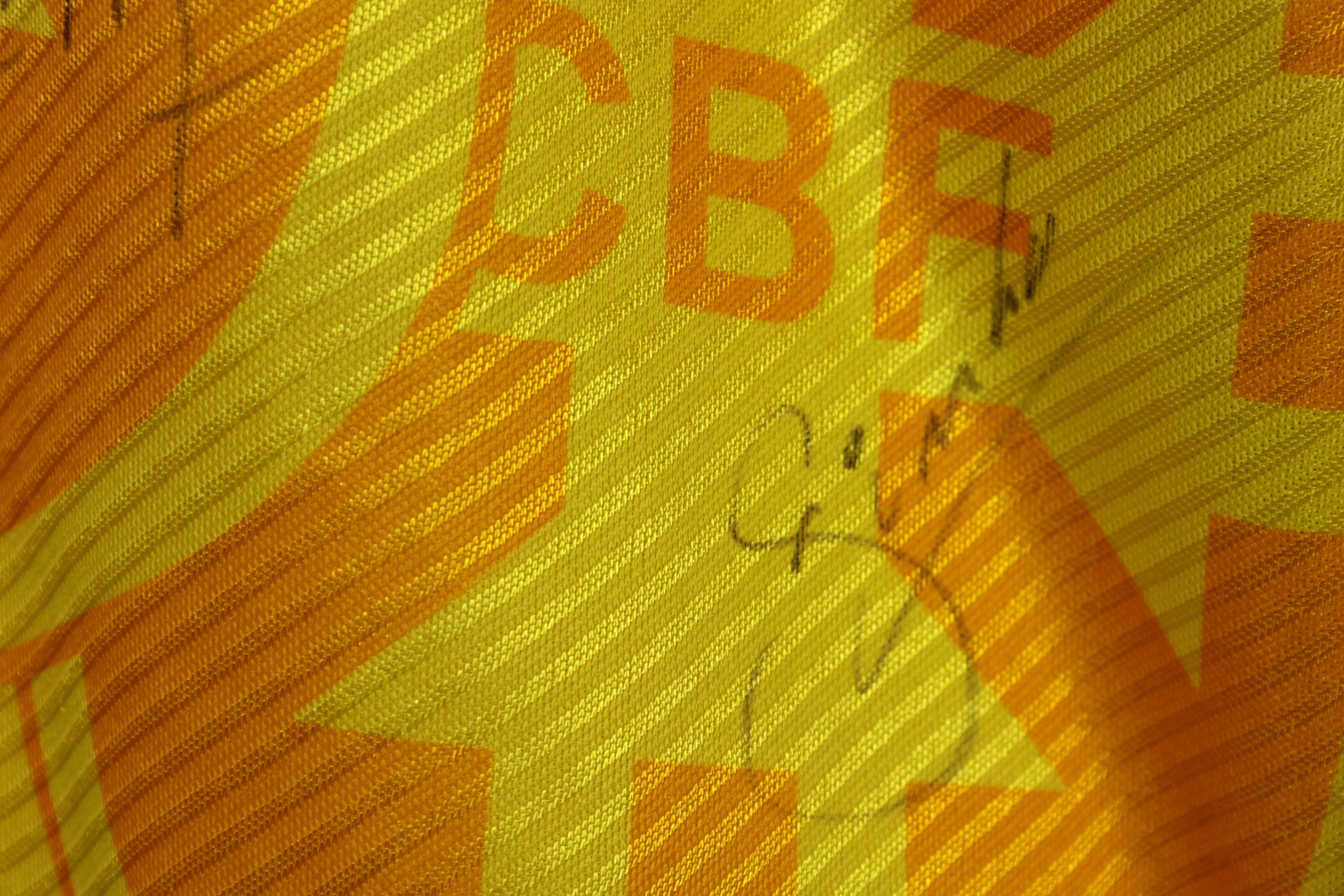 1994 Brazil National Team Romário Jersey Signed by the Squad — imagem 12 de 16