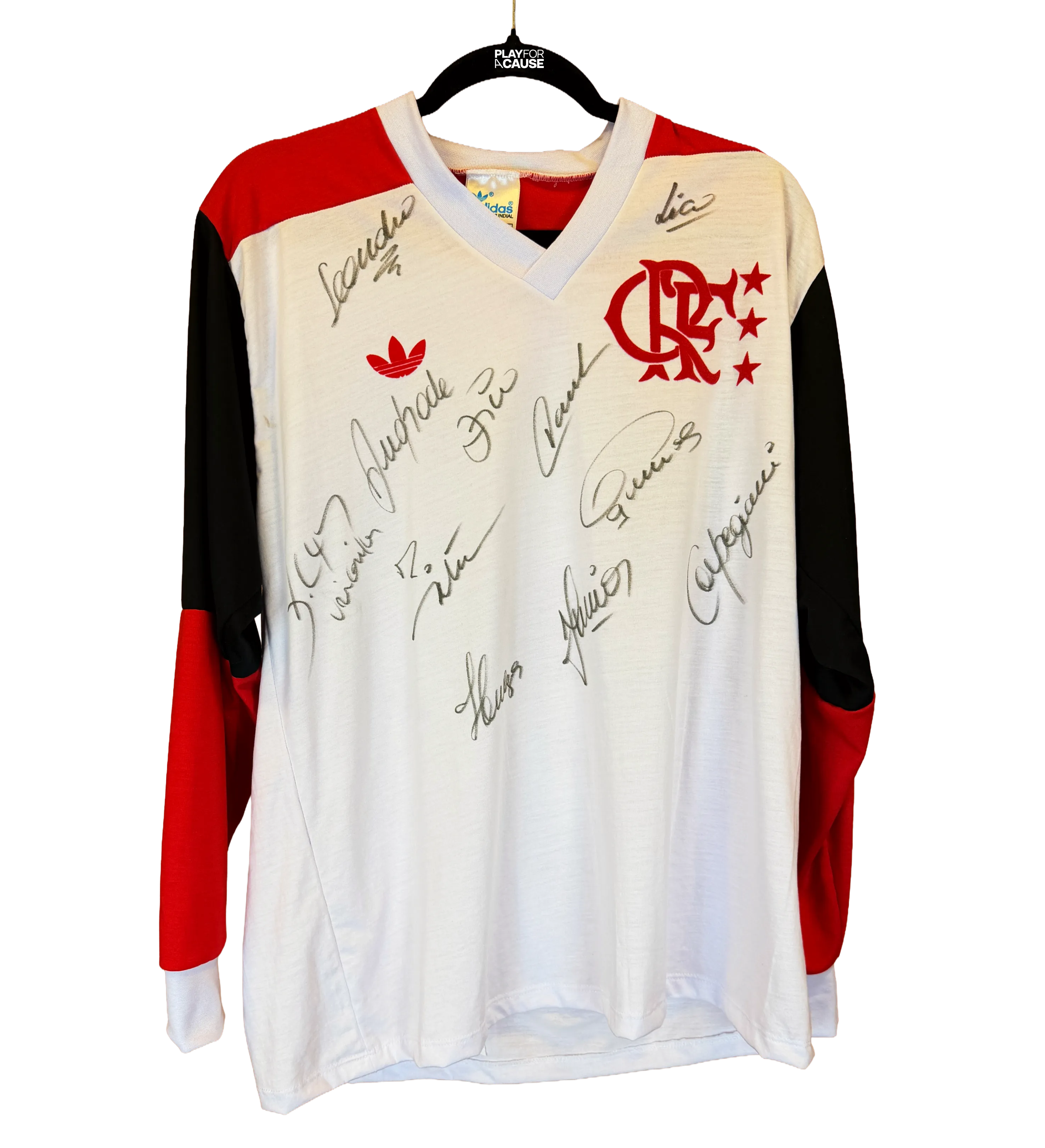 Flamengo Jersey - Zico #10 - Replica / Long Sleeve - 1981 FIFA Club World Cup - Flamengo 3 x 0 Liverpool - Autographed by the entire World Champion Squad - Zico / Junior / Andrade / Tita / Lico / Leandro / Julio Cesar / Nunes / Raul / Mozer and Carpegiani + Photo of Zico lifting the trophy Autographed by the Idol — imagem 1 de 3