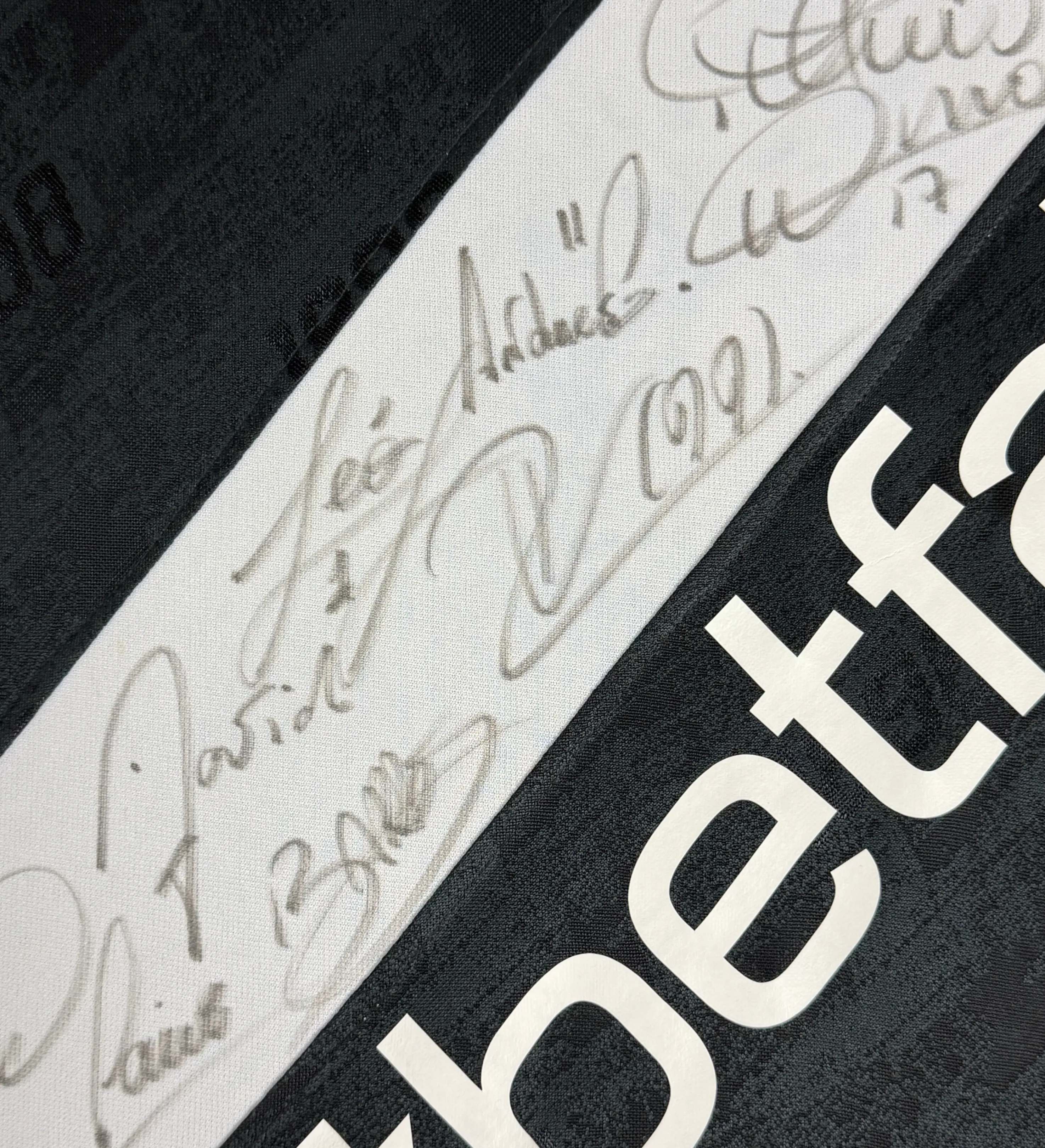 Camiseta Vasco – Cuesta #46 – Final de la Copa de Brasil 2025 – Corinthians 0 x 0 Vasco – Primer Partido de la Final – Firmada por Todo el Plantel — imagem 5 de 6