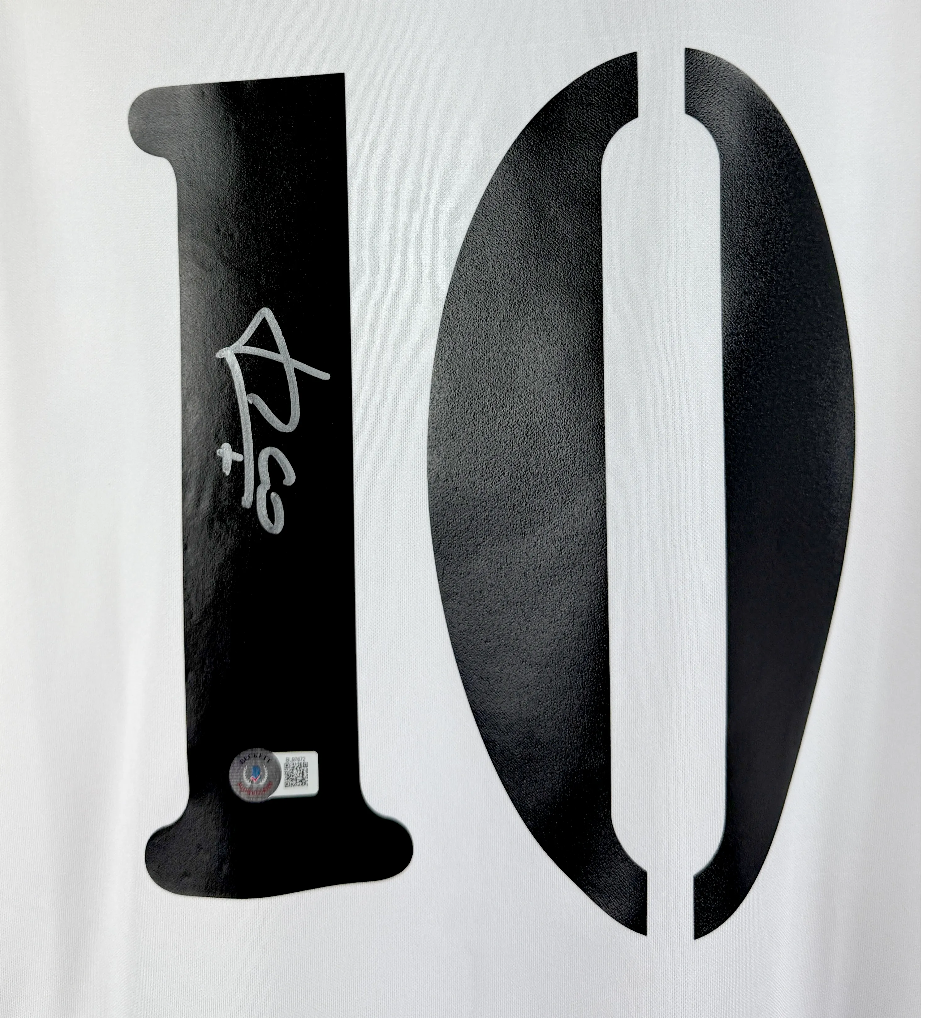 Real Madrid Jersey – Figo – 2004/2005 Season – Signed by the Star – Beckett International Certification — imagem 3 de 3