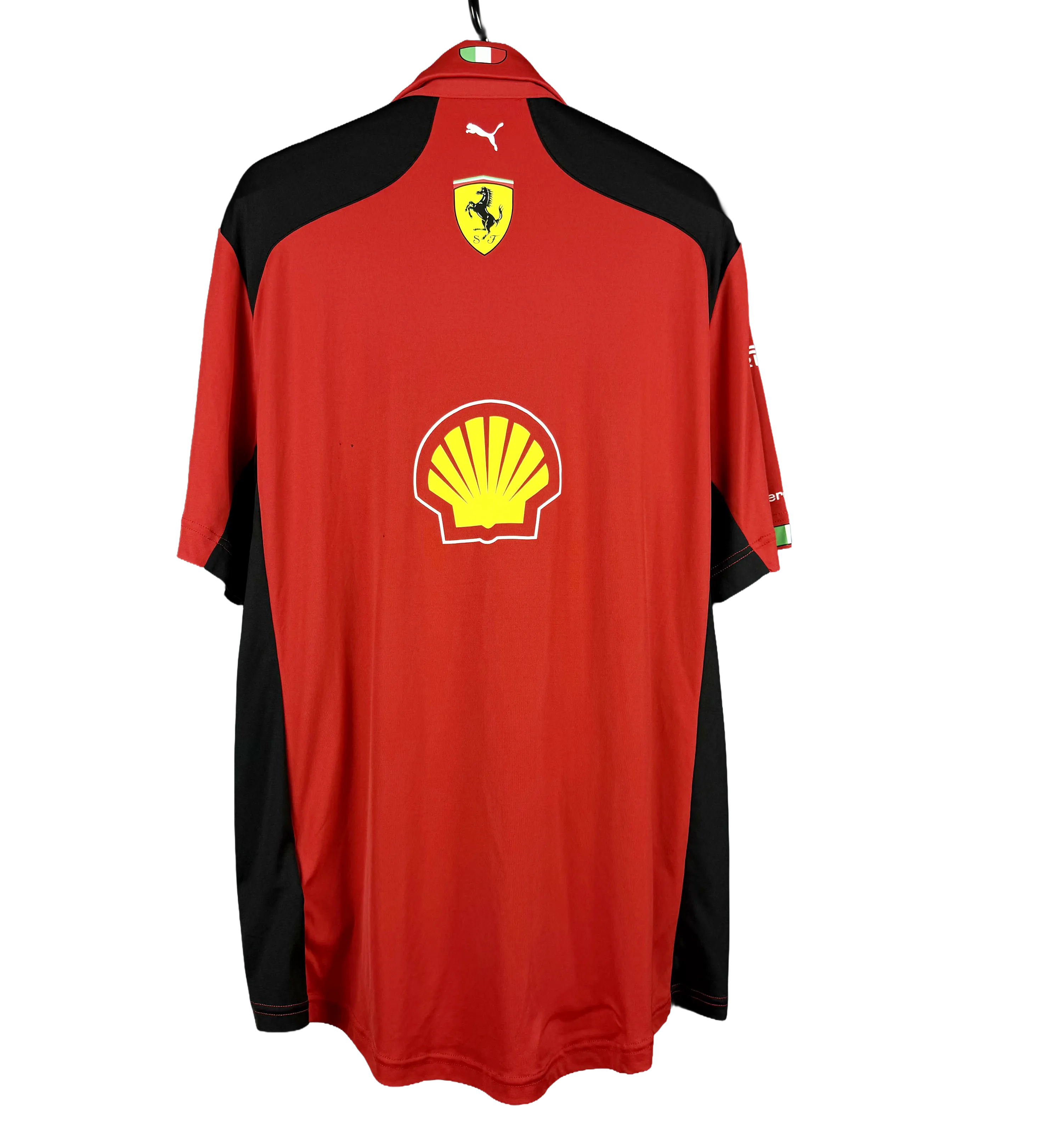Camiseta de la Scuderia Ferrari – Temporada 2024 – Firmada por Carlos Sainz Jr. y Charles Leclerc — imagem 2 de 2