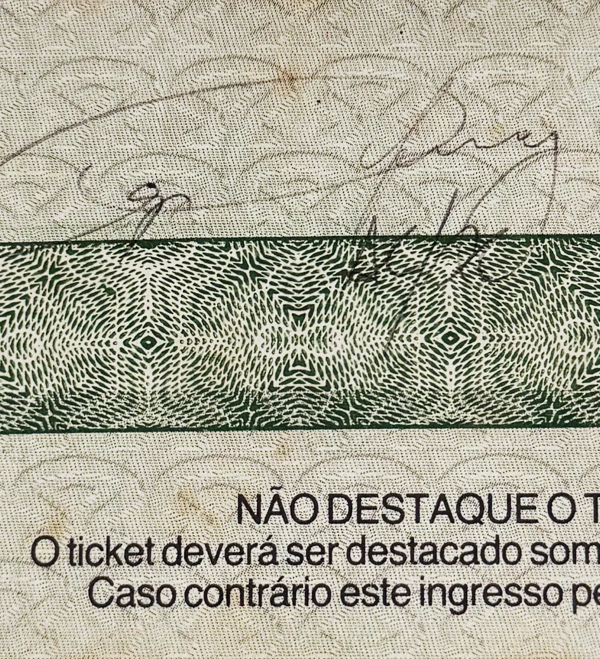 Entrada Original Desprendida – Rock in Rio I – 19/01/1985 – AC/DC – Firmada por Brian Johnson y Angus Young — imagem 5 de 5