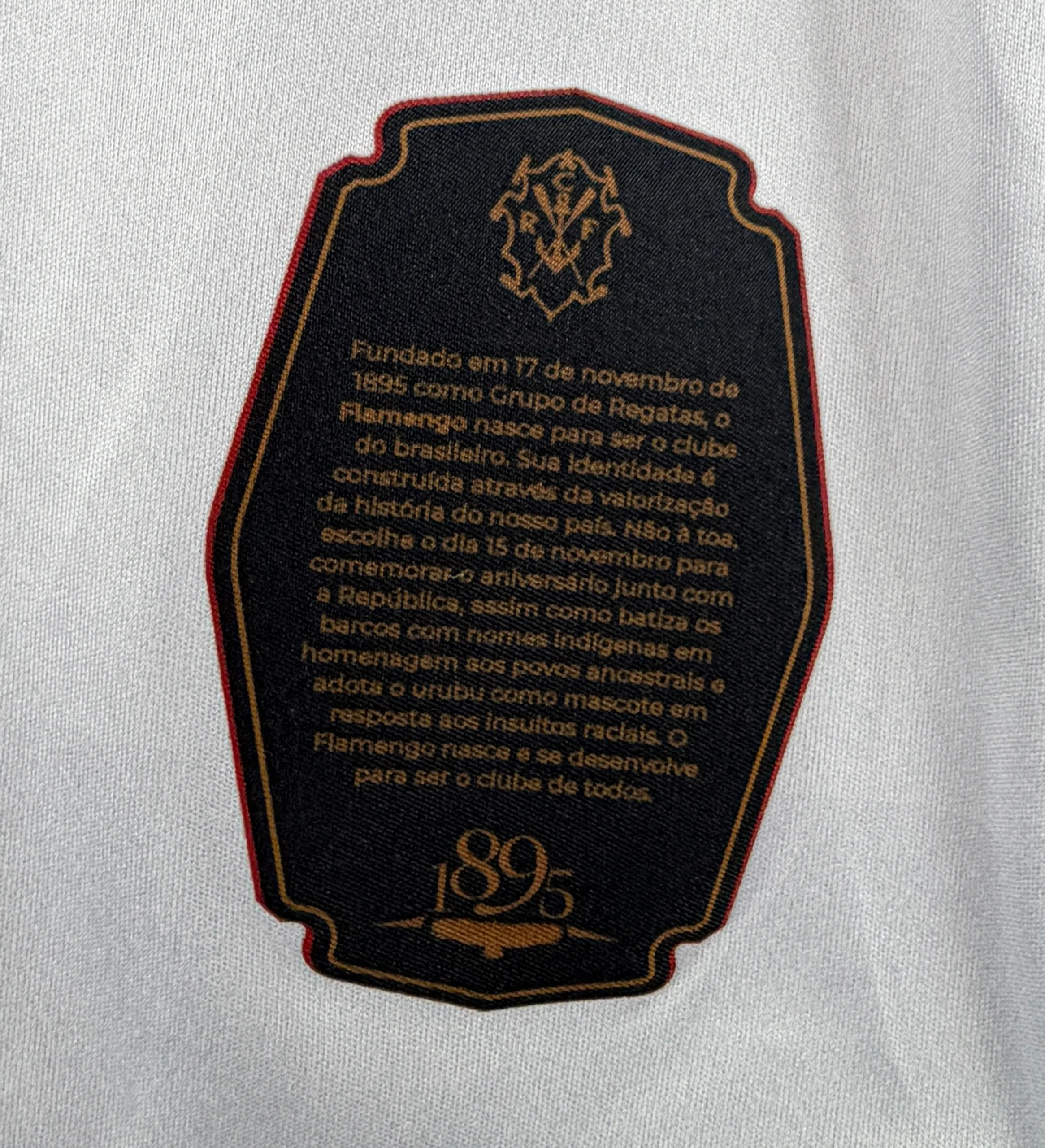 Camiseta del Museo del Flamengo 1895 Autografiada por Zico, Nunes, Mozer y Andrade - Certificada por el Museo — imagem 4 de 7