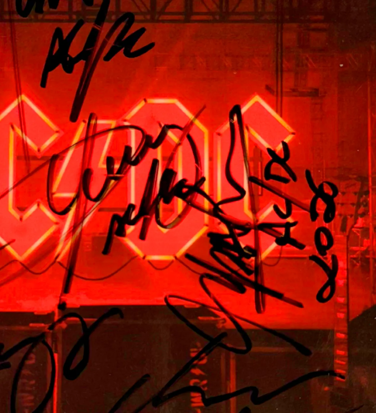 CD Importado – AC/DC – PWR UP (2020) – Firmado por Toda la Banda – Angus Young / Brian Johnson / Matt Laug / Stevie Young / Chris Chaney — imagem 3 de 4