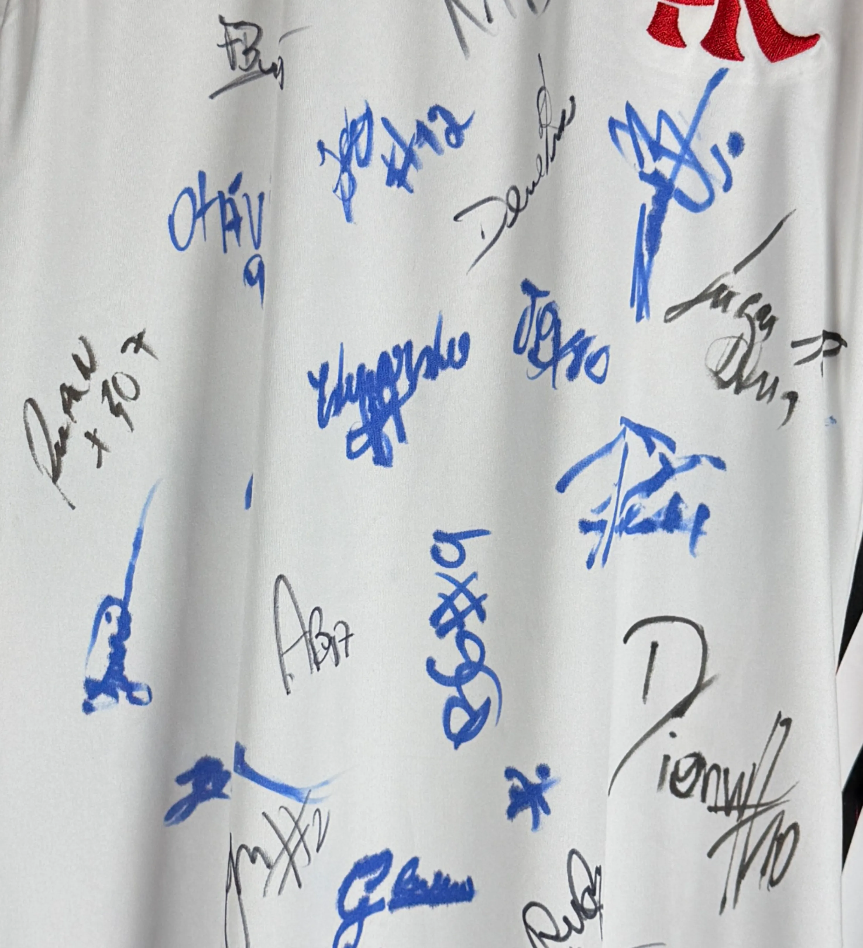 Flamengo Basquete Sesc Autografada Por Todo Elenco Sub-20 e Profissional — imagem 3 de 3