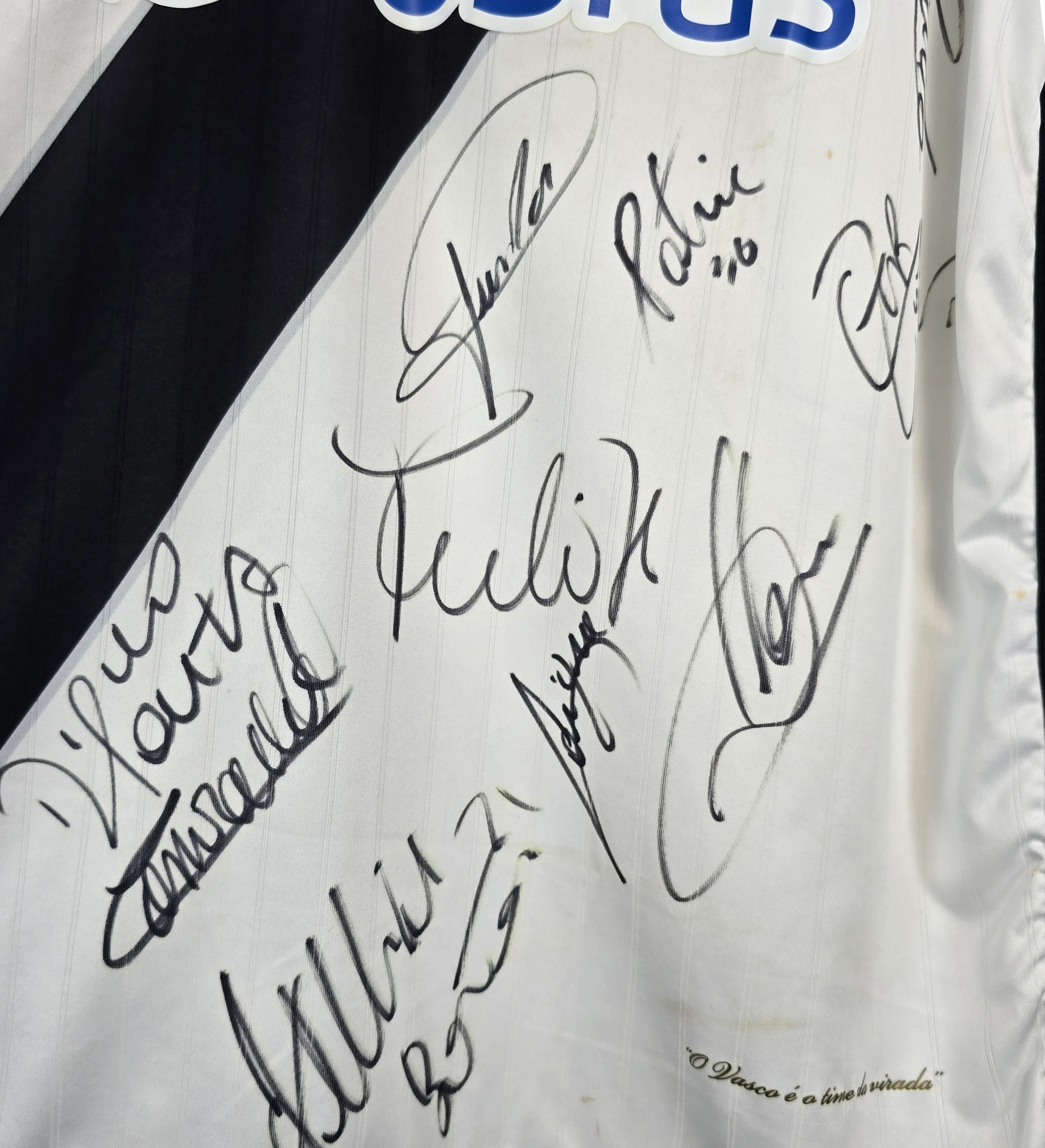Camisa Vasco da Gama 2011 Campeão da Copa do Brasil Autografada pelo Elenco — imagem 3 de 6
