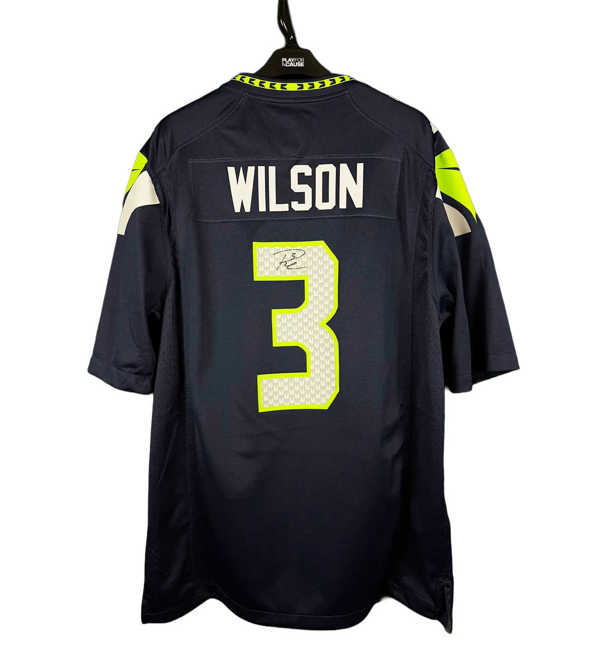 Camiseta Oficial Seattle Seahawks – Russell Wilson #3 – Temporada NFL 2014 – Nike / On Field – Firmada por el Ídolo + Figura Importada Russell Wilson / Seahawks – Gold Premium Vinyl Figure — imagem 3 de 9