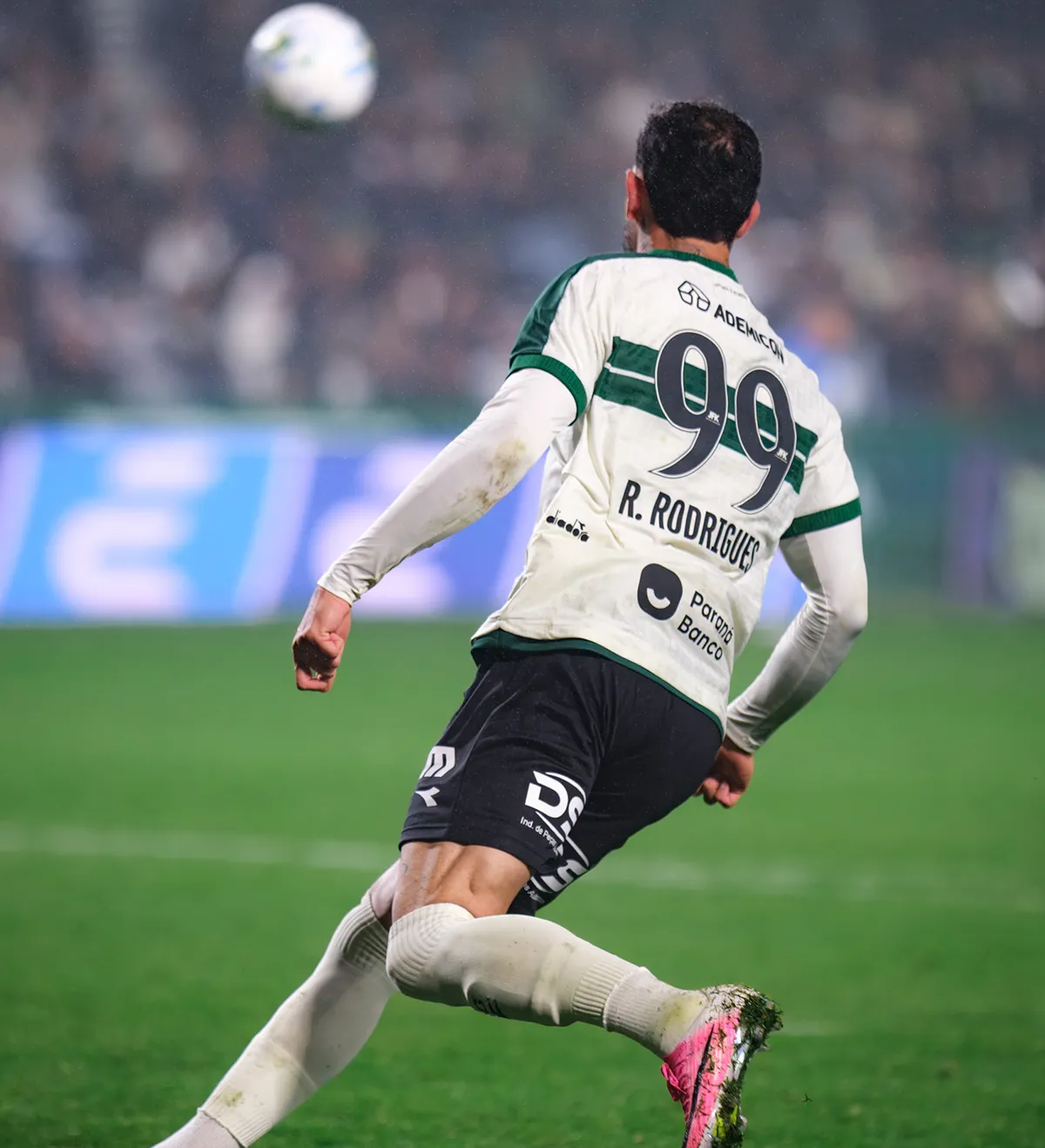 Camisa Coritiba Rodrigo Rodrigues Especial Jonny Butcher CFC 2 x 1 CHA Brasileirão 2026 Usada e Autografada Pelo Jogador  — imagem 2 de 2