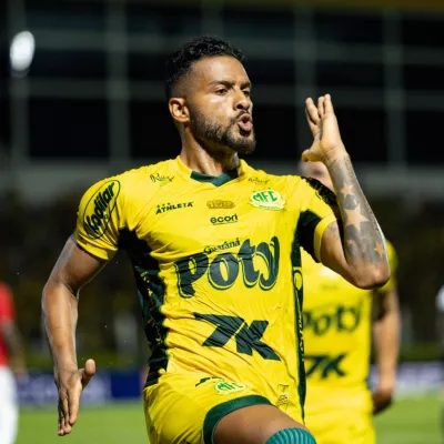 Camisa Mirassol - Reinaldo - MIR x INT - Doe Gols - Brasileirão 2025 - Usada e Autografada pelo Craque — imagem 4 de 5