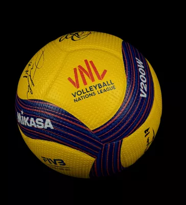 Balón Oficial de la Liga de Naciones de Voleibol (VNL) – Firmado por los Atletas Brasileños — imagem 3 de 4