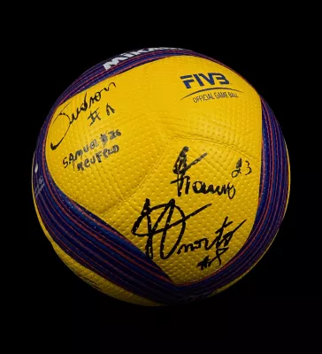 Balón Oficial de la Liga de Naciones de Voleibol (VNL) – Firmado por los Atletas Brasileños — imagem 2 de 4